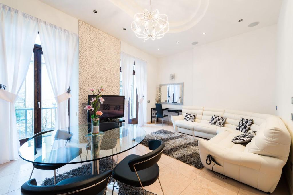Appartamenti Luxury Arco Oda fotoğraf